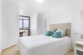 Prime Location 2-Bedroom Apartment with Seaviews in Torremolinos